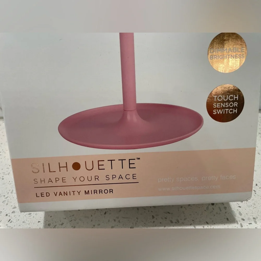 Silhouette Cloud Shaped LED Vanity Mirror Pink Brand New In Box Acessory Tray